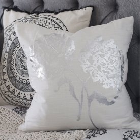 Day Bold Flower Cushion Cover, Kuddfodral blomma, Day Home
